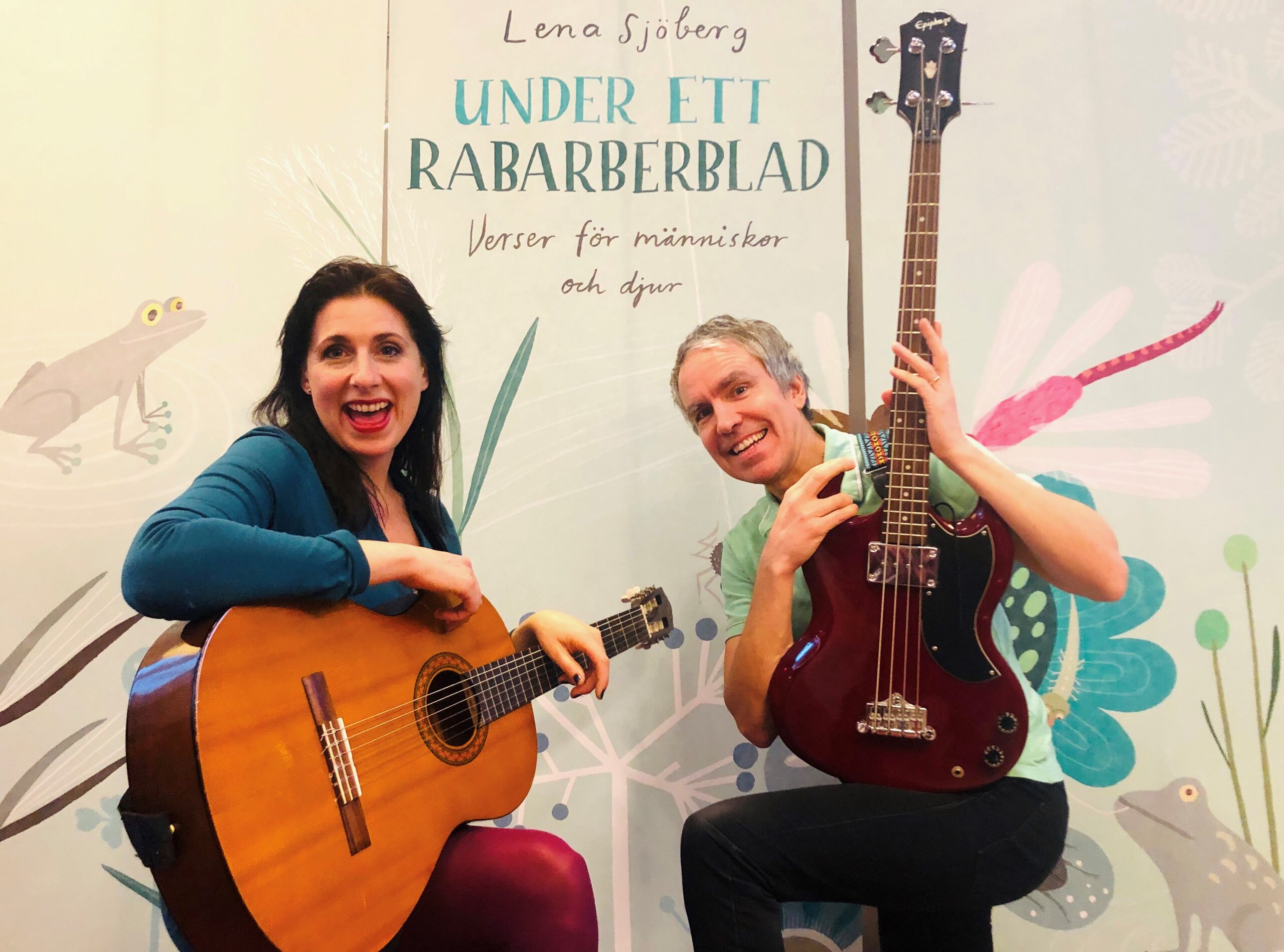 EFTERHÄNG – Under ett rabarberblad